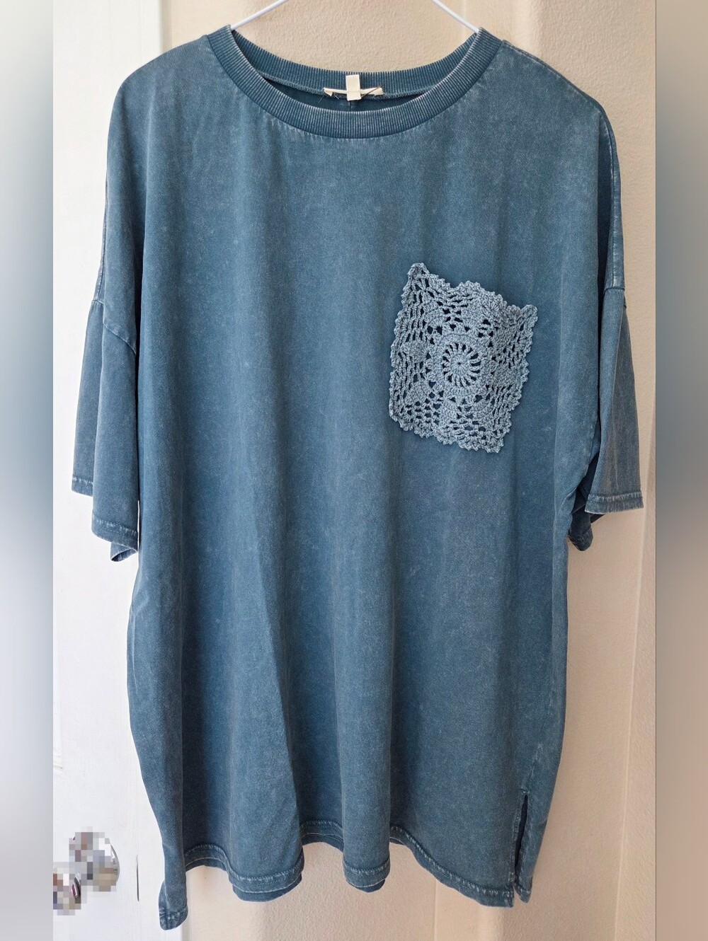 NWOT Easel Crochet Pocket Mineral Washed Top Size S